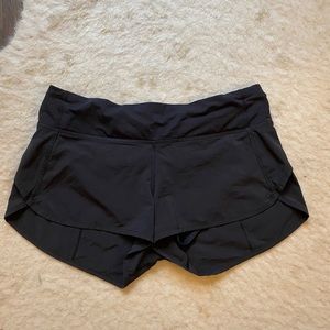 Black lululemon speed up shorts 2.5” size 6